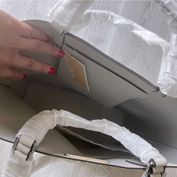 MICHAEL KORS kelli large two-tone logo tote bag NWT - Picture 15 of 16